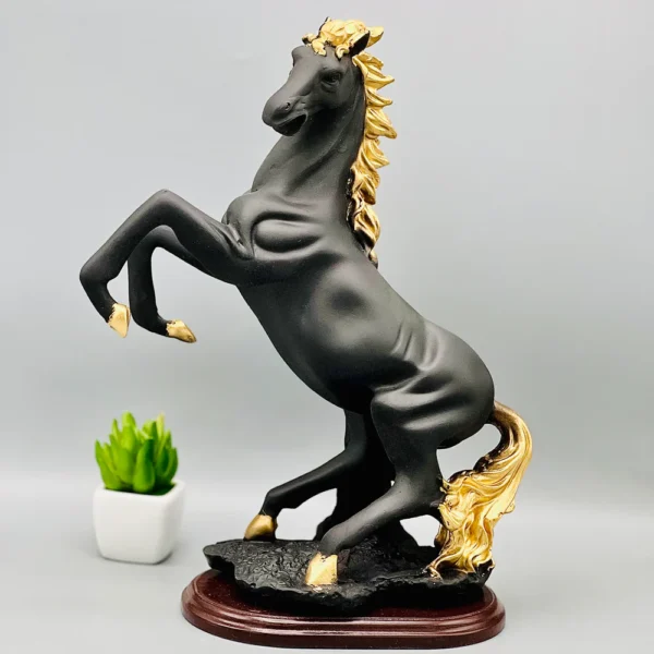 Horse Sculpture - Image 2