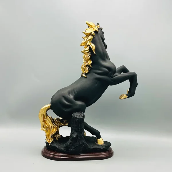 Horse Sculpture - Image 4