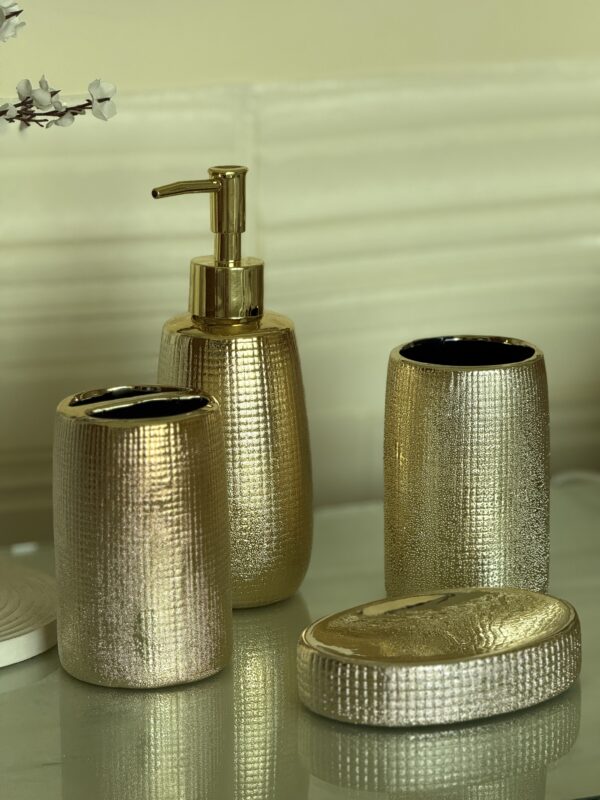 Regalia Gold Bath Set - Image 4