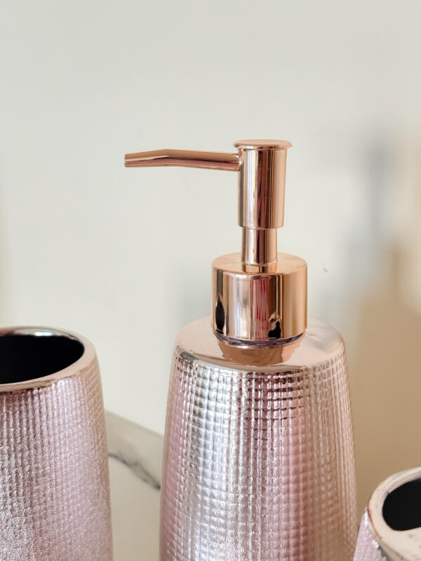 Rose Luxe Elegance Bath Set - Image 4