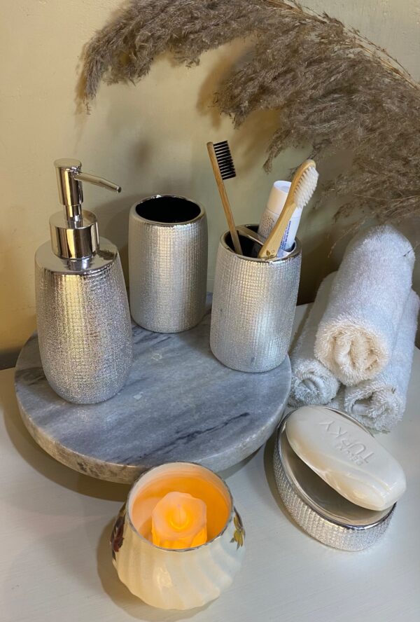 Aurora Silver  Bath Set - Image 3