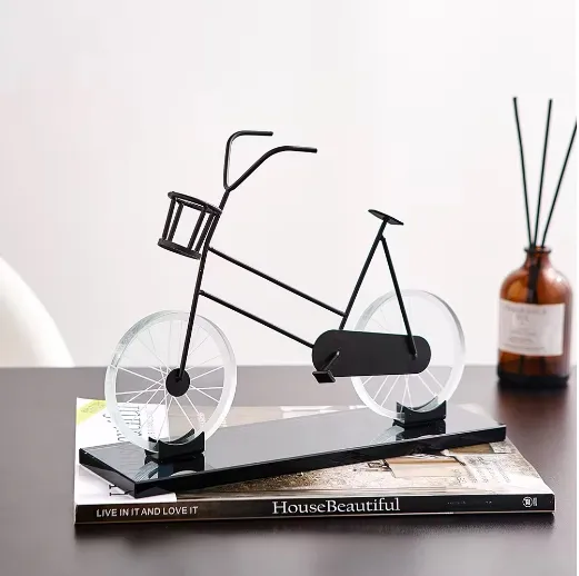Minimalist Cycle Decor