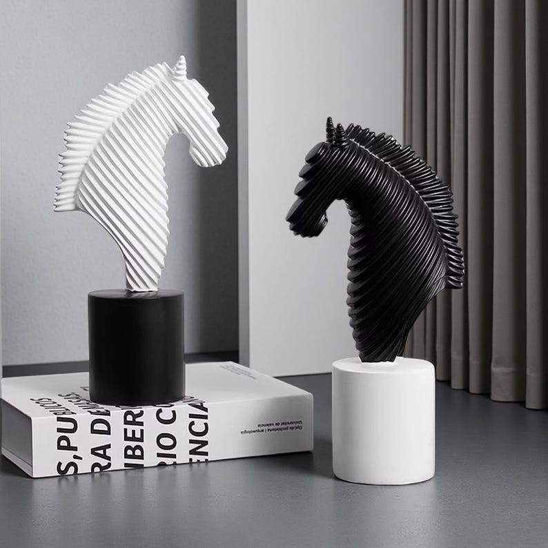 Striped Horse Head Sculpture - Image 2